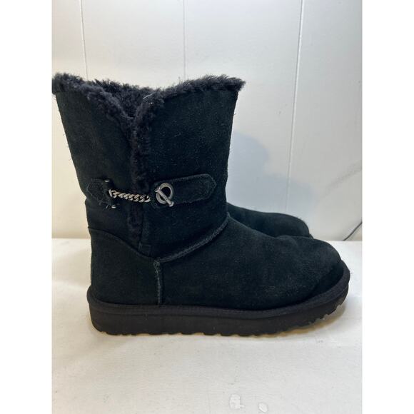 UGG Australia Estera Winter Boots Womens Size 8 EU 39 Black Leather Chain Toggle - Picture 2 of 7